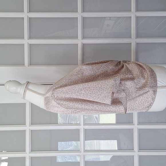 Lucy Paris Katia Leopard Twist Top - Blush - Picture 5 of 15